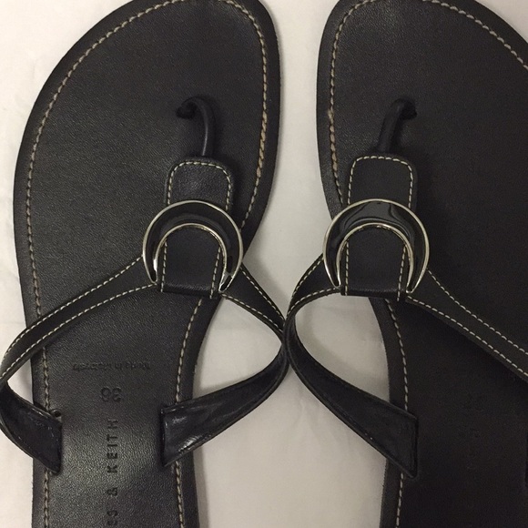 Sandals - Picture 3 of 4